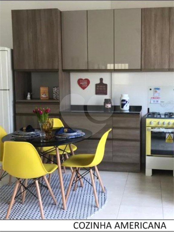 Casa à venda com 3 quartos, sendo 1 suíte, no condomínio Residencial Vila D`ouro, Cotia - SP