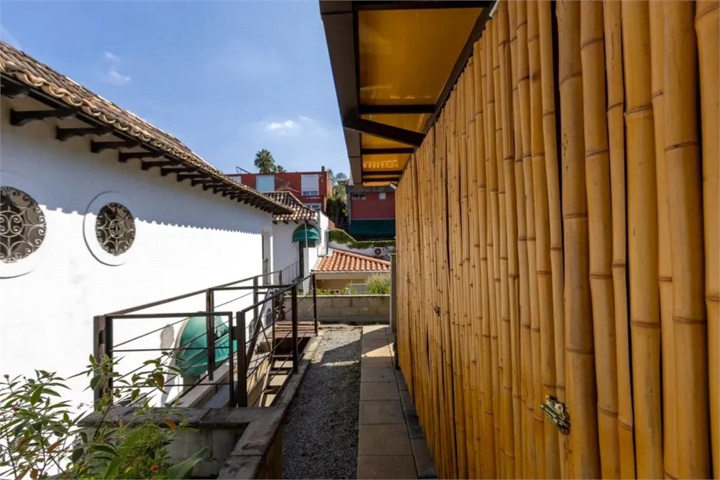 Sobrado à venda com 3 quartos, sendo 2 suítes, em Jardim Leonor, São Paulo, SP