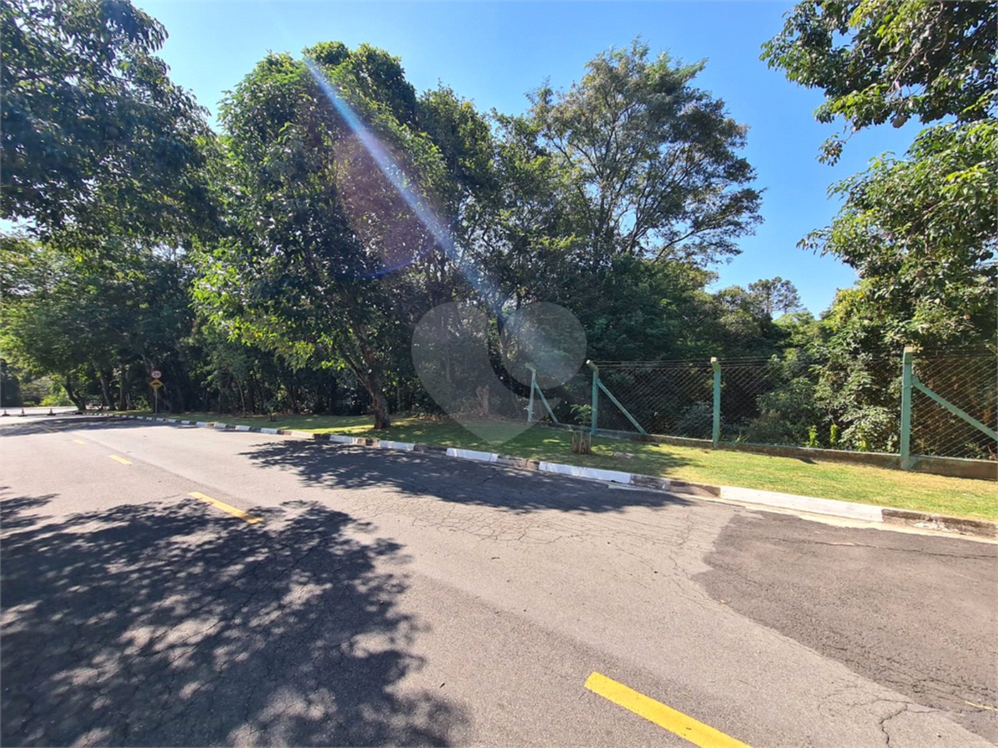 Casa à venda com 3 suítes no condomínio Terras de São Francisco, Vinhedo - SP