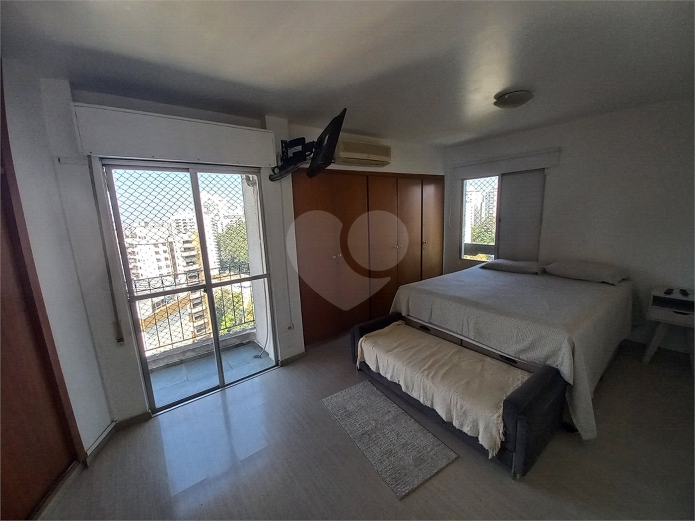 Apartamento à venda com 3 quartos, sendo 1 suíte, em Vila Andrade, São Paulo, SP