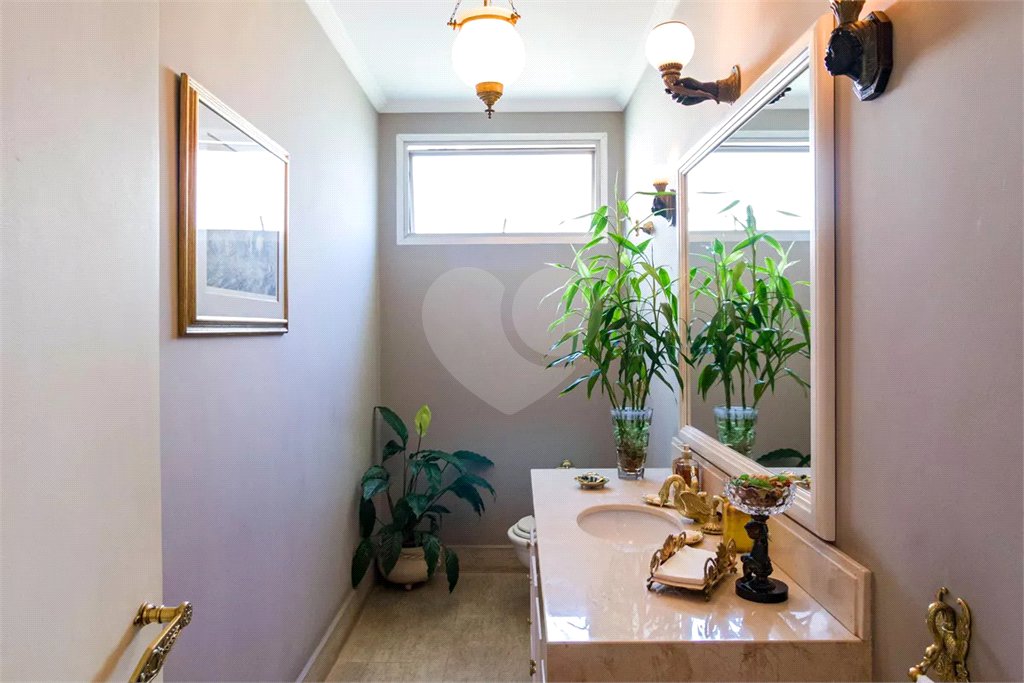 Apartamento à venda com 4 quartos, sendo 2 suítes, em Real Parque, São Paulo, SP