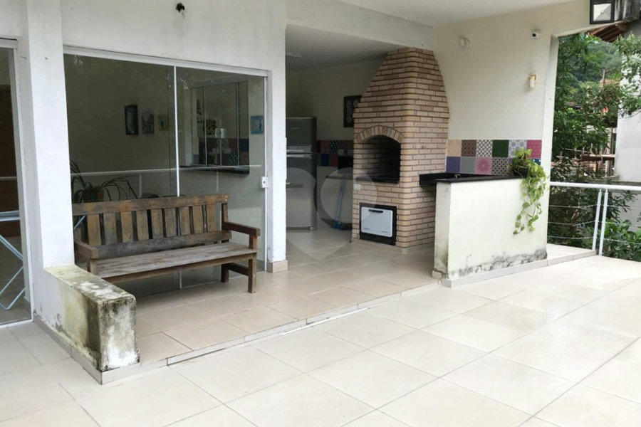 Casa à venda com 3 suítes no condomínio Alpes da Cantareira, Mairiporã - SP