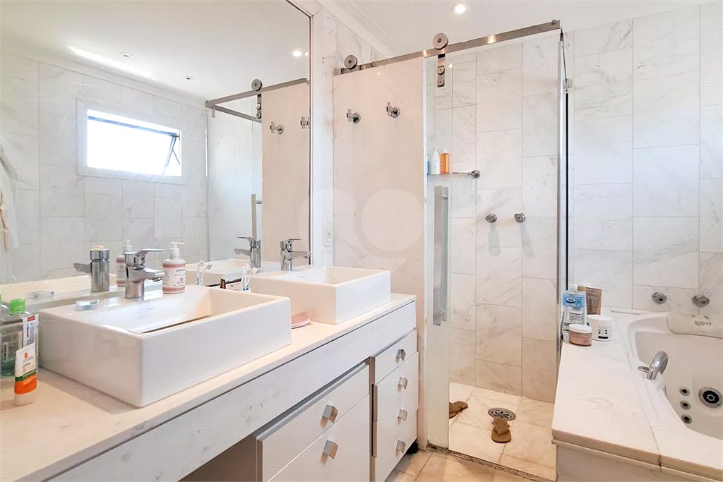 Apartamento à venda com 3 suítes em Santana, São Paulo, SP