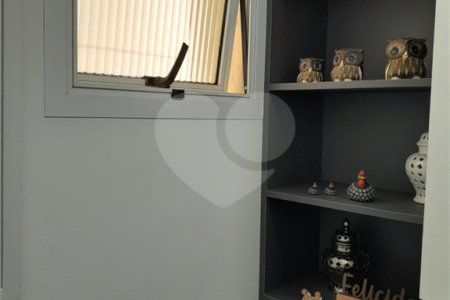 Apartamento à venda com 3 quartos, sendo 1 suíte, em Jardim Marajoara, São Paulo, SP