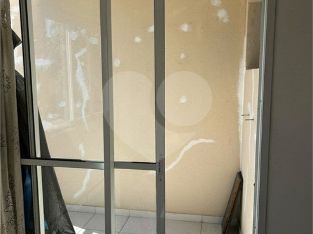 Casa à venda com 3 quartos, sendo 1 suíte,  no condomínio Village St. Louis, São Paulo - SP