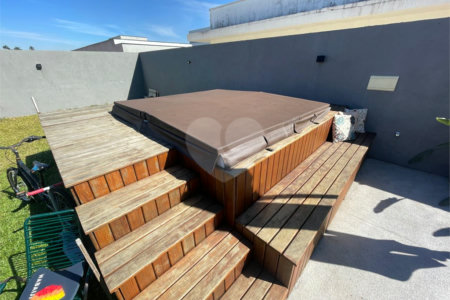 Casa à venda com 3 suítes no condomínio Arujá Verdes Lagos, Arujá - SP