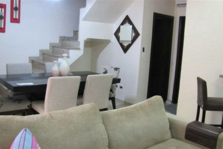 Casa à venda com 3 quartos, sendo 1 suíte, no condomínio Villa Jardim Sul, São Paulo - SP