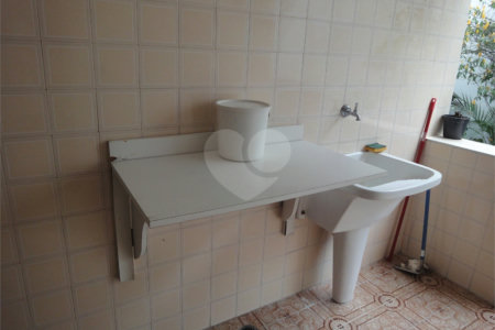 Sobrado à venda com 4 quartos, sendo 3 suítes, em Jardim São Bento, São Paulo, SP
