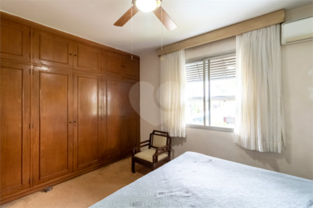 Casa à venda com 4 quartos, sendo 1 suíte, em Jardim Marajoara, São Paulo, SP