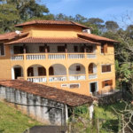 Sobrado à venda com 3 quartos, sendo 2 suítes, em Serra da Cantareira, Mairiporã, SP