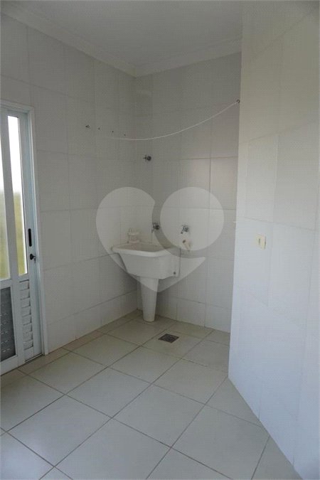 Casa para alugar com 4 quartos, sendo 2 suítes, no condomínio Mont Serrat, Salto - SP