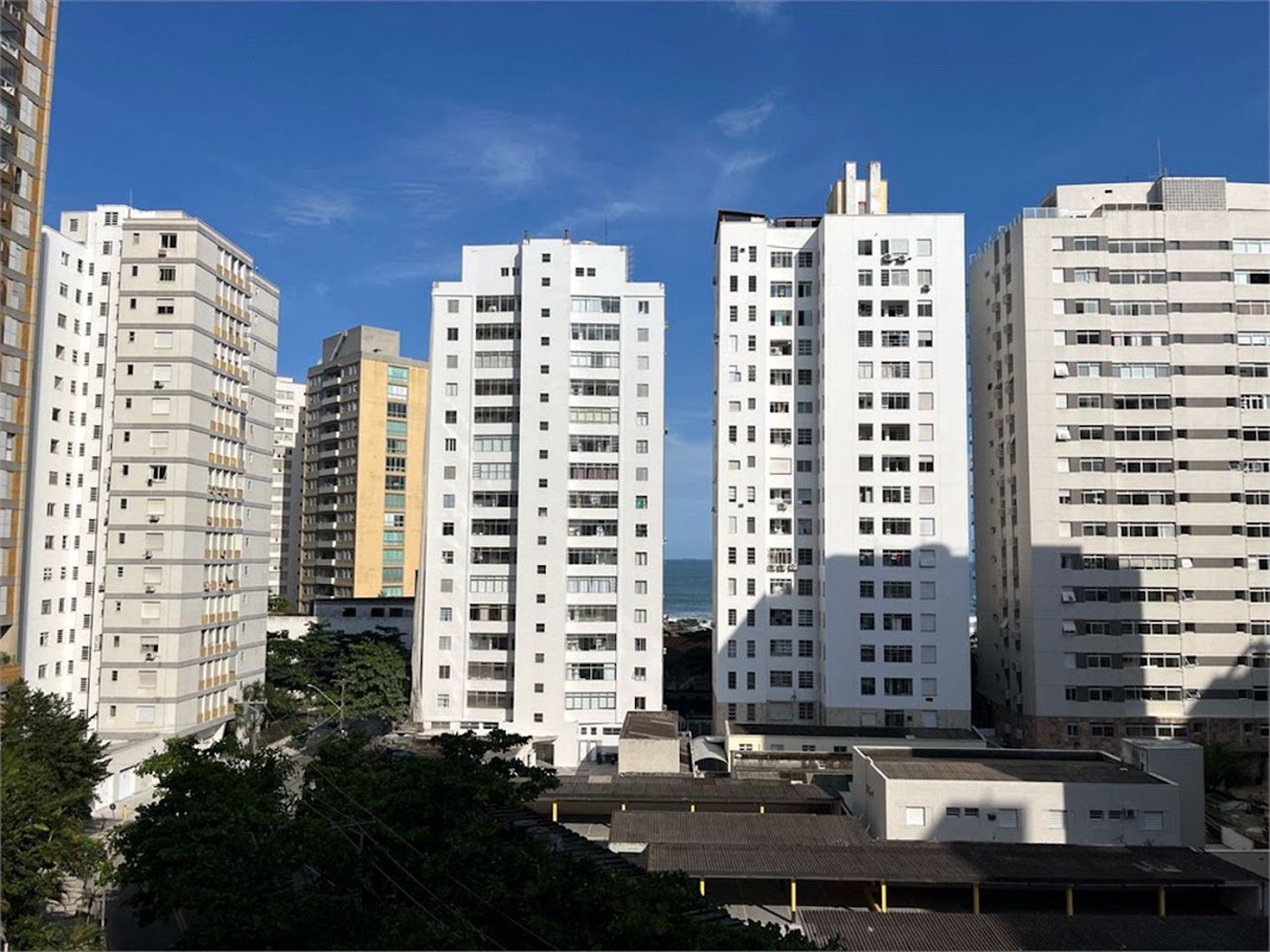 Apartamento Residencial à venda, Centro, Guarujá - AP0133.