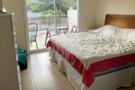 Casa à venda com 3 quartos, sendo 1 suíte, no condomínio Vila Hipica Ii, Vinhedo - SP