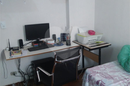 Casa à venda com 4 quartos, sendo 1 suíte, em Vila Pirajussara, São Paulo, SP