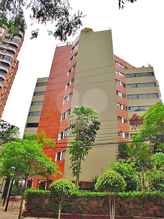 Apartamento à venda com 3 quartos, sendo 1 suíte,  em Jardim Parque Morumbi, São Paulo, SP