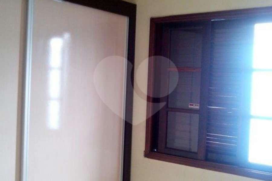 Sobrado à venda com 3 quartos, sendo 1 suíte, em Vila Mazzei, São Paulo, SP