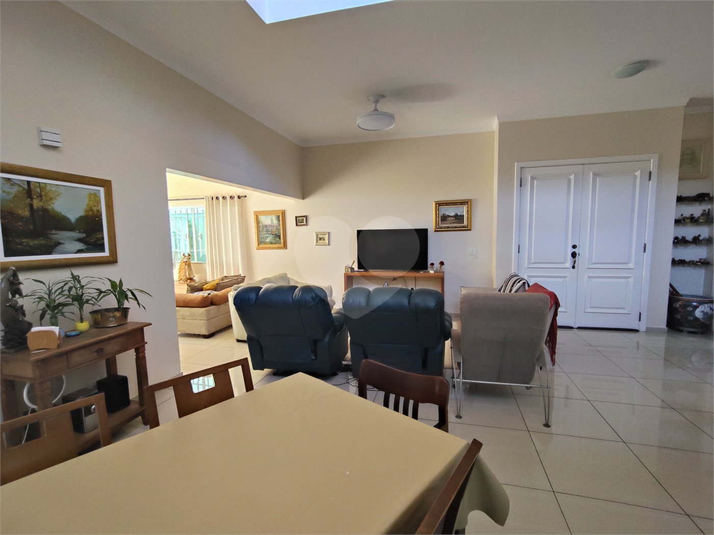 Casa para alugar com 6 quartos, sendo 4 suítes,  no Centro, Itapetininga, SP