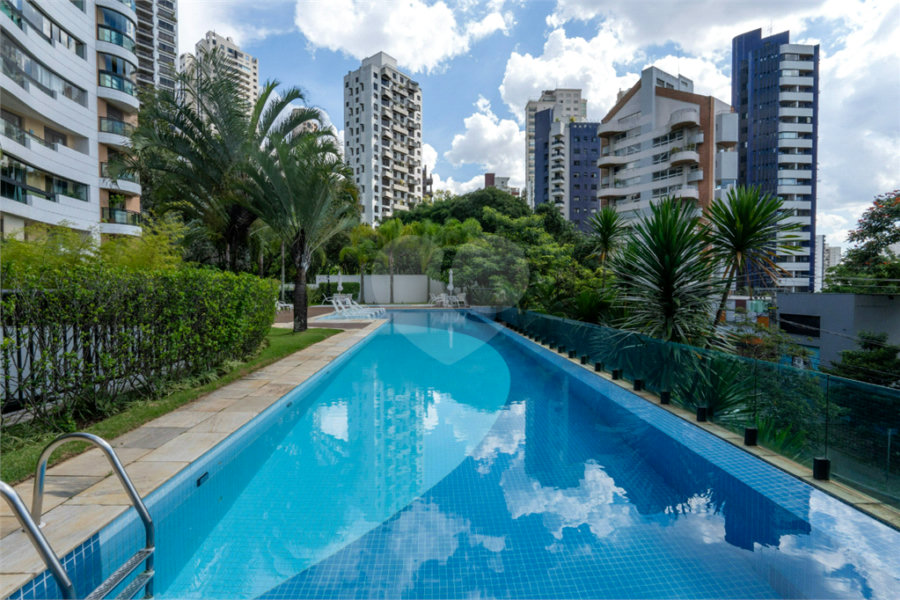 Apartamento à venda com 3 suítes em Morumbi, São Paulo, SP
