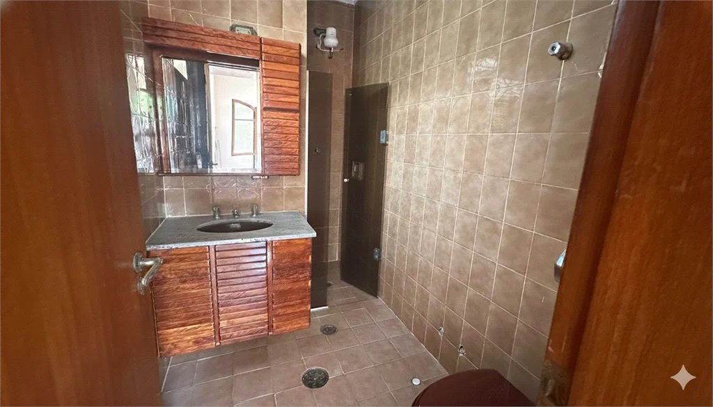 Sobrado à venda com 3 quartos, sendo 1 suíte, em Vila São Francisco, São Paulo, SP