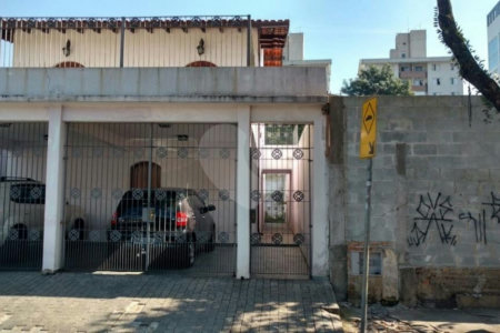 Sobrado à venda com 4 quartos, sendo 1 suíte, em Vila Vitório Mazzei, São Paulo, SP