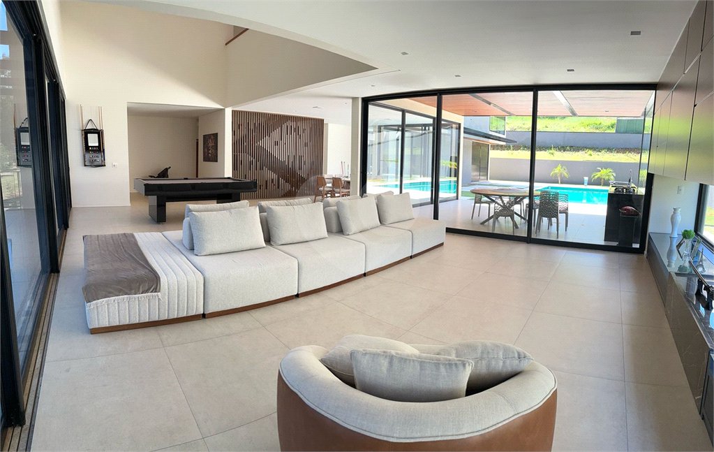 Casa à venda com 5 suítes no condomínio Porto de Atibaia, Atibaia - SP