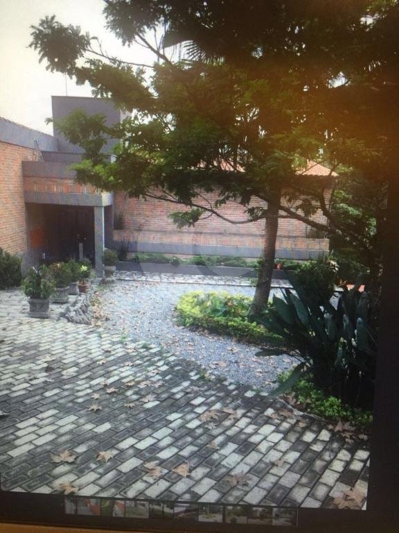 Sobrado à venda com 4 quartos, sendo 2 suítes, em Jaraguá, São Paulo, SP