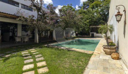 Sobrado à venda com 4 quartos, sendo 2 suítes,  em Vila Morumbi, São Paulo, SP