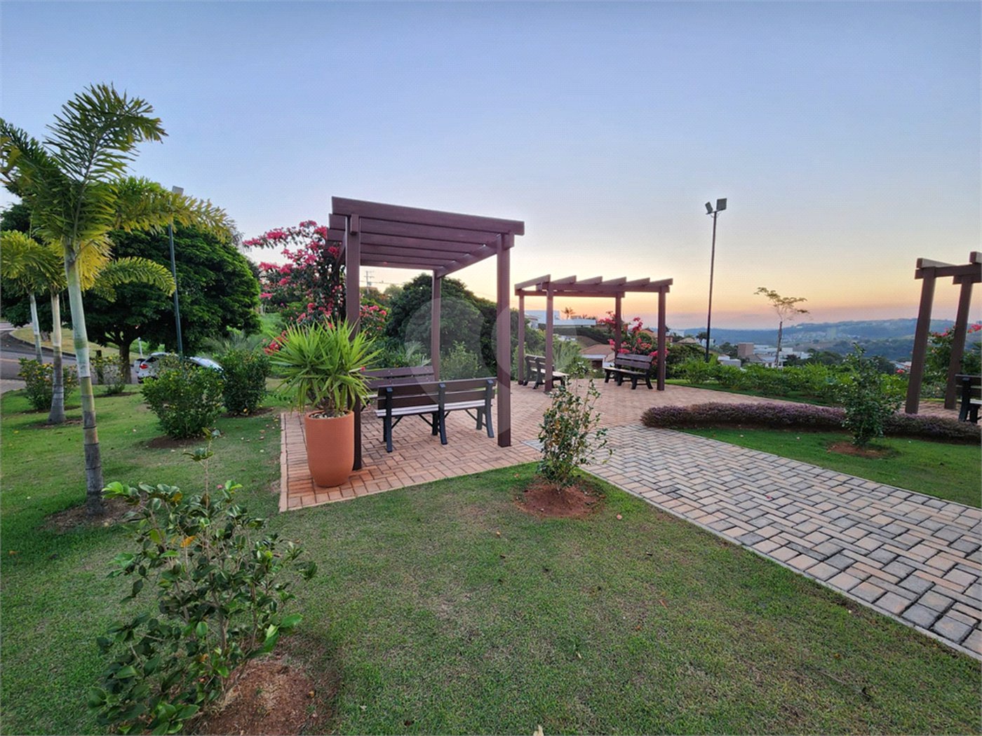 Terreno à venda no condomínio Jardim Primavera, Louveira - SP