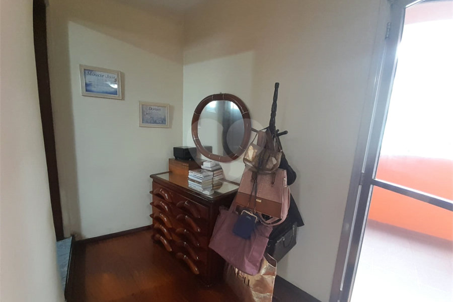 Sobrado à venda com 4 quartos, sendo 1 suíte,  em Saúde, São Paulo, SP
