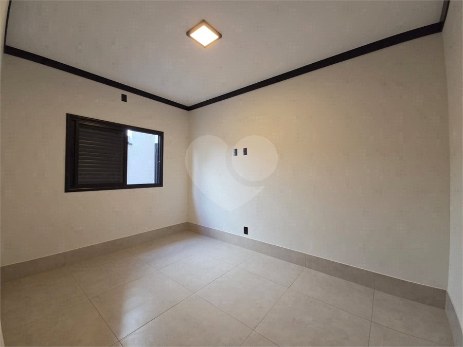 Casa à venda com 3 quartos, sendo 1 suíte, no condomínio Cerejeiras, Araçoiaba da Serra - SP