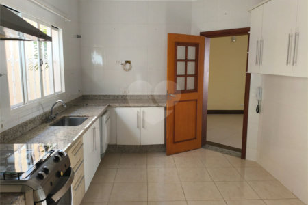 Casa à venda com 5 quartos, sendo 1 suíte,  em Jardim Colombo, Itapetininga, SP