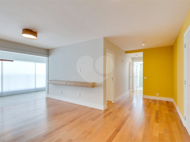 Apartamento à venda com 3 quartos, sendo 2 suítes,  em Santo Amaro, São Paulo, SP
