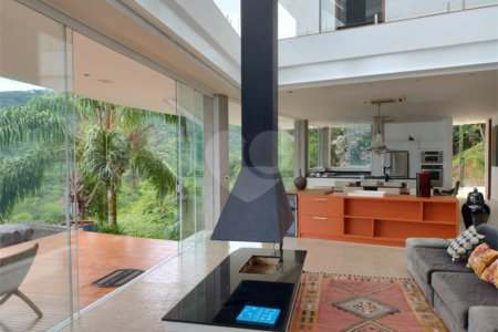 Casa à venda com 4 suítes em Praia Vermelha, Ubatuba, SP