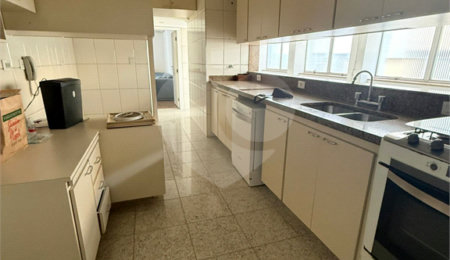Apartamento à venda com 3 quartos, sendo 1 suíte, em Santa Cecília, São Paulo, SP