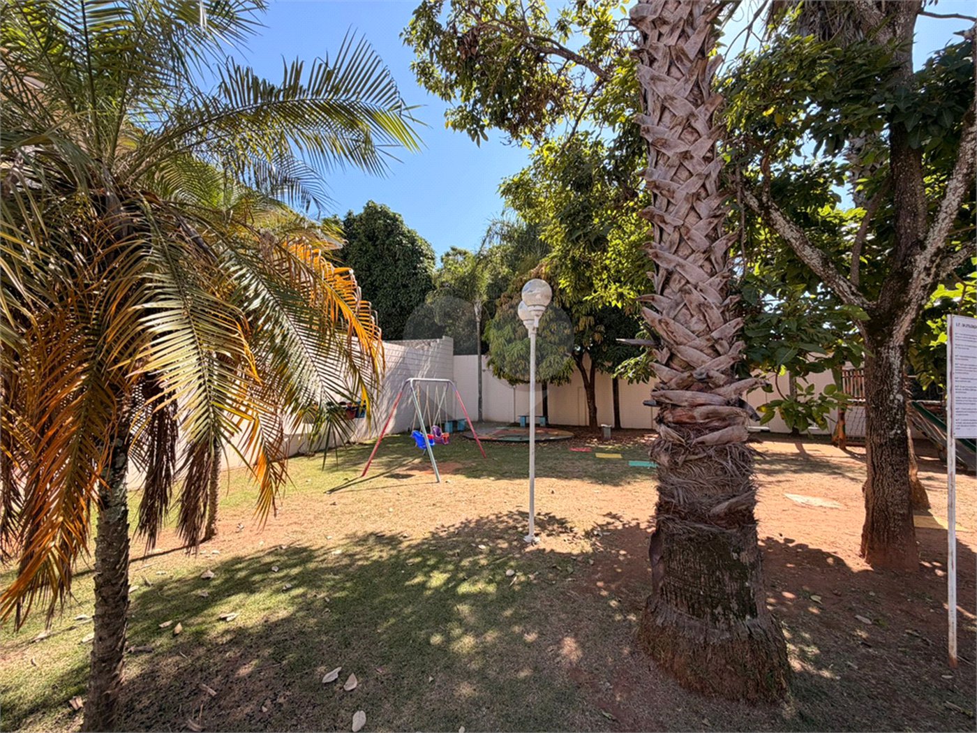Casa à venda com 3 quartos, sendo 1 suíte, no condomínio Village Sarriá, Sorocaba - SP