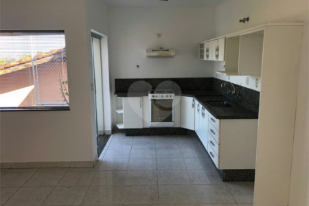 Casa à venda com 4 quartos, sendo 1 suíte,  em Vila Maria, Itapetininga, SP