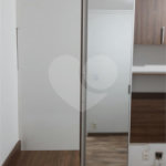 Apartamento à venda com 2 quartos em Vila das Belezas, São Paulo, SP