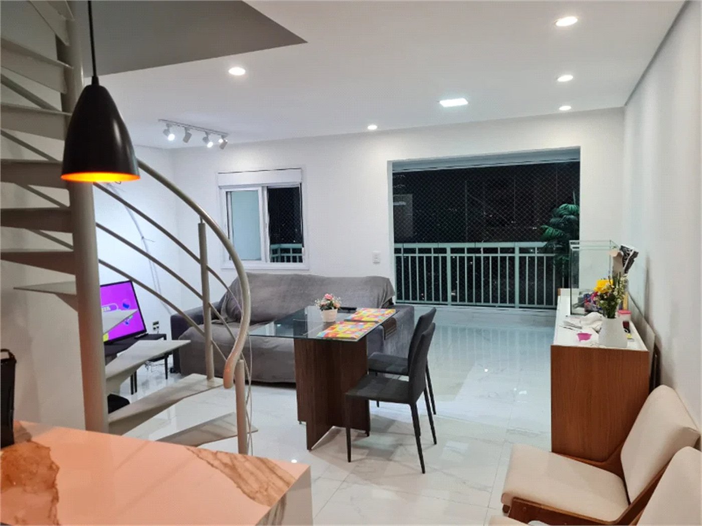 Apartamento à venda com 3 quartos, sendo 2 suítes, em Parque Reboucas, São Paulo, SP