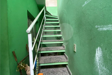 Sobrado à venda com 4 quartos em Jardim Santa Luzia de Poa, Itaquaquecetuba, SP