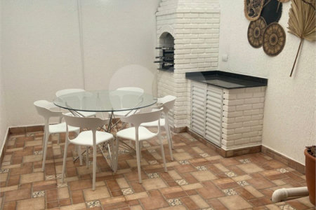 Sobrado à venda com 3 quartos, sendo 1 suíte,  em Vila Pires, Santo André, SP