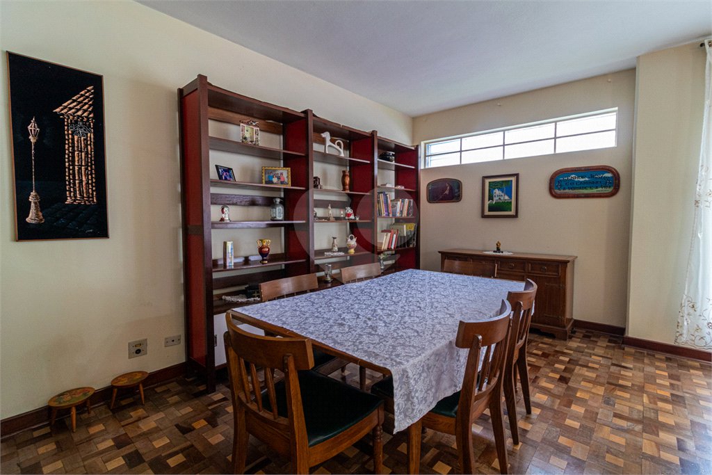 Sobrado à venda com 4 quartos, sendo 1 suíte, em Campo Belo, São Paulo, SP