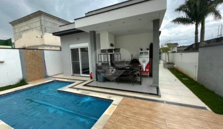 Casa à venda com 3 quartos, sendo 1 suíte,  no condomínio Aruã, Mogi das Cruzes - SP