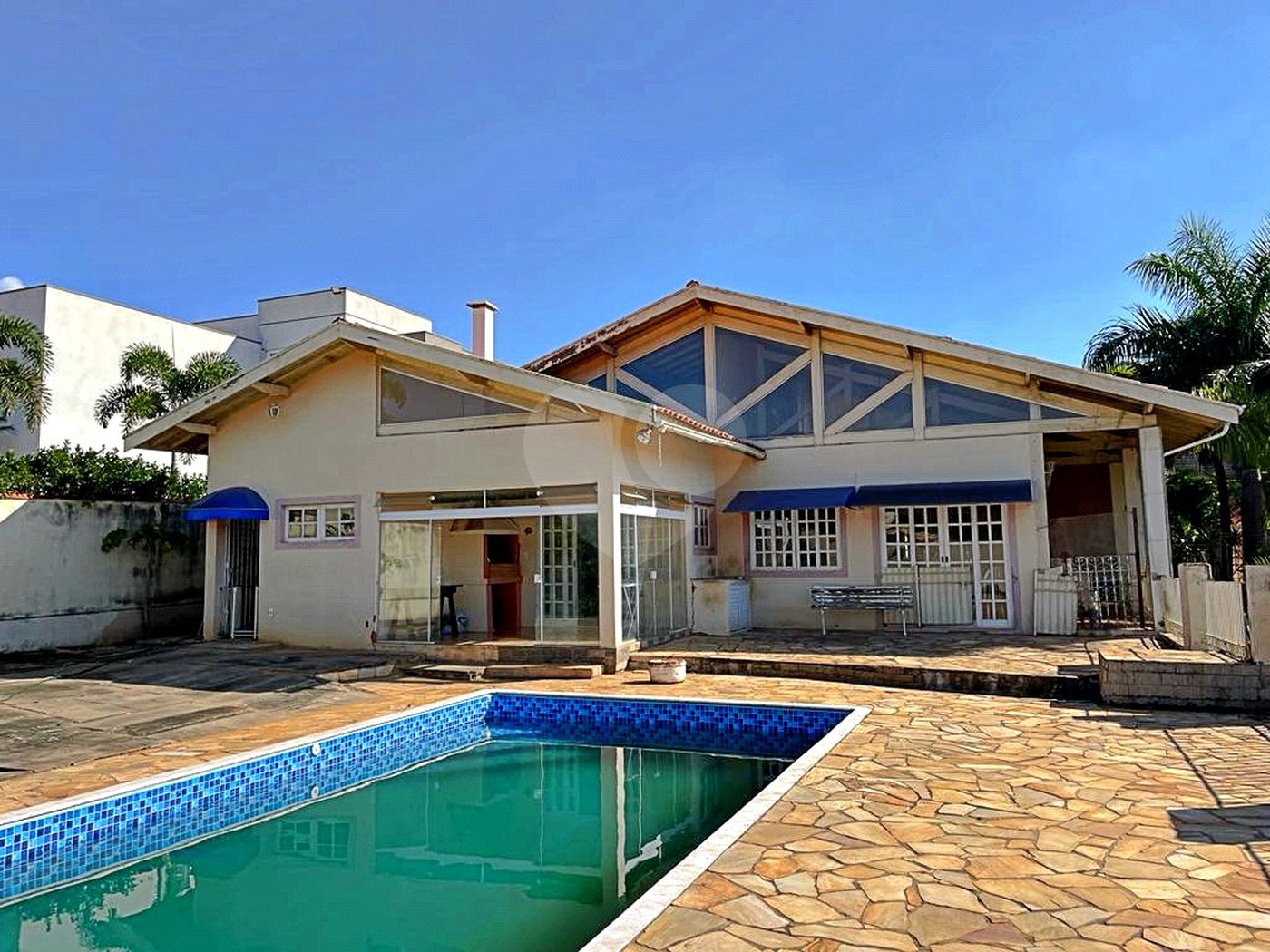 Casa à venda com 4 quartos, sendo 3 suítes,  no condomínio Terras de Santa Teresa, Itupeva - SP