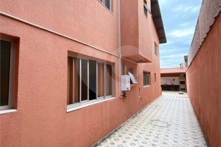 Sobrado à venda com 3 quartos, sendo 1 suíte, em Jardim dos Ipês, Suzano, SP