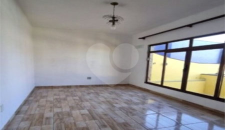 Casa à venda com 2 quartos em Jardim Cintia, Mogi das Cruzes, SP