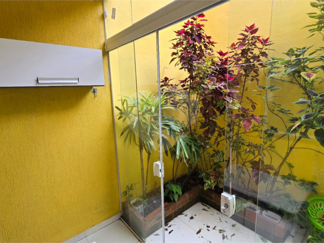 Sobrado à venda com 3 quartos, sendo 1 suíte,  em Vila Clarice, São Paulo, SP