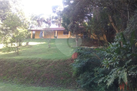 Casa à venda com 6 quartos, sendo 3 suítes, em Monte Alegre, Vinhedo, SP