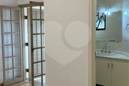 Casa para alugar com 3 suítes no condomínio Jardim Siriema, Atibaia - SP