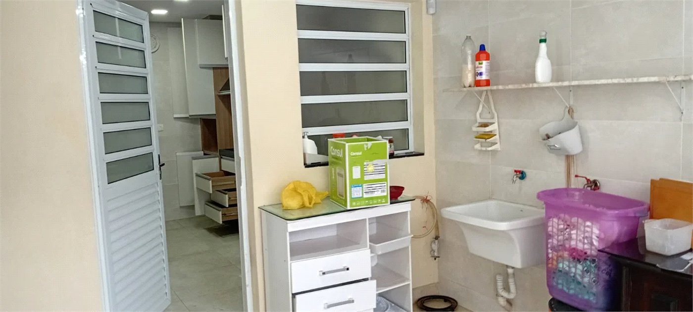 Casa à venda com 4 quartos, sendo 2 suítes, em Vila Sônia, São Paulo, SP