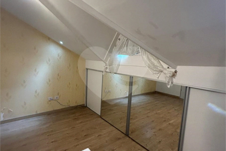 Casa à venda ou para alugar com 3 quartos, sendo 2 suítes,  no condomínio Residencial Erika, São Paulo - SP